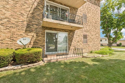 Tiny photo for 5834 W 77TH Street #102, Burbank, IL 60459 (MLS # 12706280)