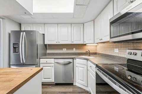 Tiny photo for 5834 W 77TH Street #102, Burbank, IL 60459 (MLS # 12706280)