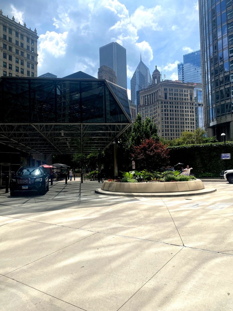405 N Wabash Avenue B4