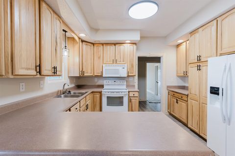 Tiny photo for 22053 Corinth Road, Thompsonvi, IL 62890 (MLS # 100000055)