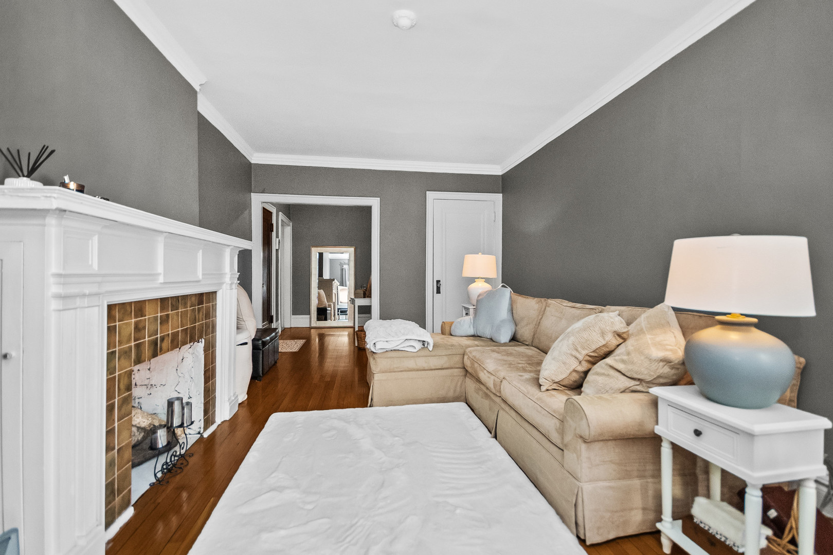 212 N Oak Park Avenue 2EE