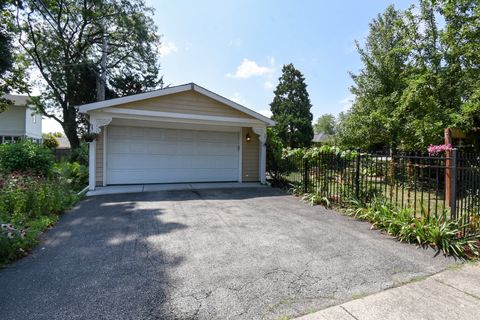 Tiny photo for 1001 S Brainard Avenue, La Grange, IL 60525 (MLS # 12486288)