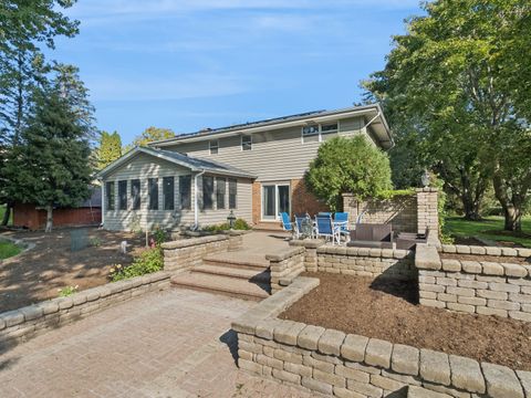 Tiny photo for 152 S Ela Road, Barrington, IL 60010 (MLS # 12498765)