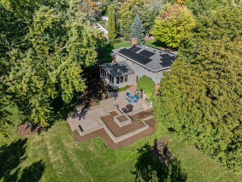 Tiny photo for 152 S Ela Road, Barrington, IL 60010 (MLS # 12498765)