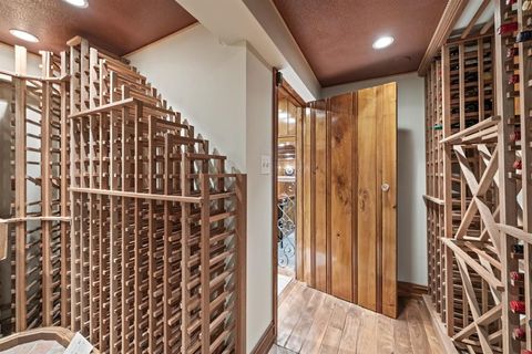 Tiny photo for 110 KENILWORTH Avenue, Kenilworth, IL 60043 (MLS # 12596418)