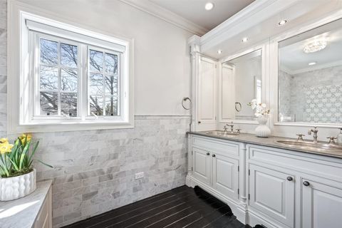 Tiny photo for 110 KENILWORTH Avenue, Kenilworth, IL 60043 (MLS # 12596418)