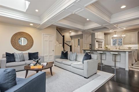 Tiny photo for 110 KENILWORTH Avenue, Kenilworth, IL 60043 (MLS # 12596418)