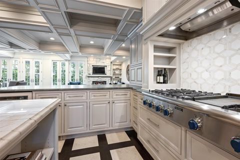 Tiny photo for 110 KENILWORTH Avenue, Kenilworth, IL 60043 (MLS # 12596418)