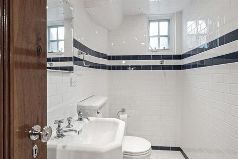 Tiny photo for 110 KENILWORTH Avenue, Kenilworth, IL 60043 (MLS # 12596418)