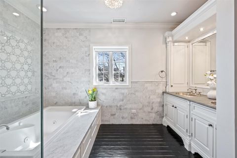 Tiny photo for 110 KENILWORTH Avenue, Kenilworth, IL 60043 (MLS # 12596418)