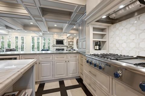 Tiny photo for 110 KENILWORTH Avenue, Kenilworth, IL 60043 (MLS # 12596418)