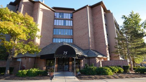 75 Kristin Circle 408 Schaumburg IL 60195