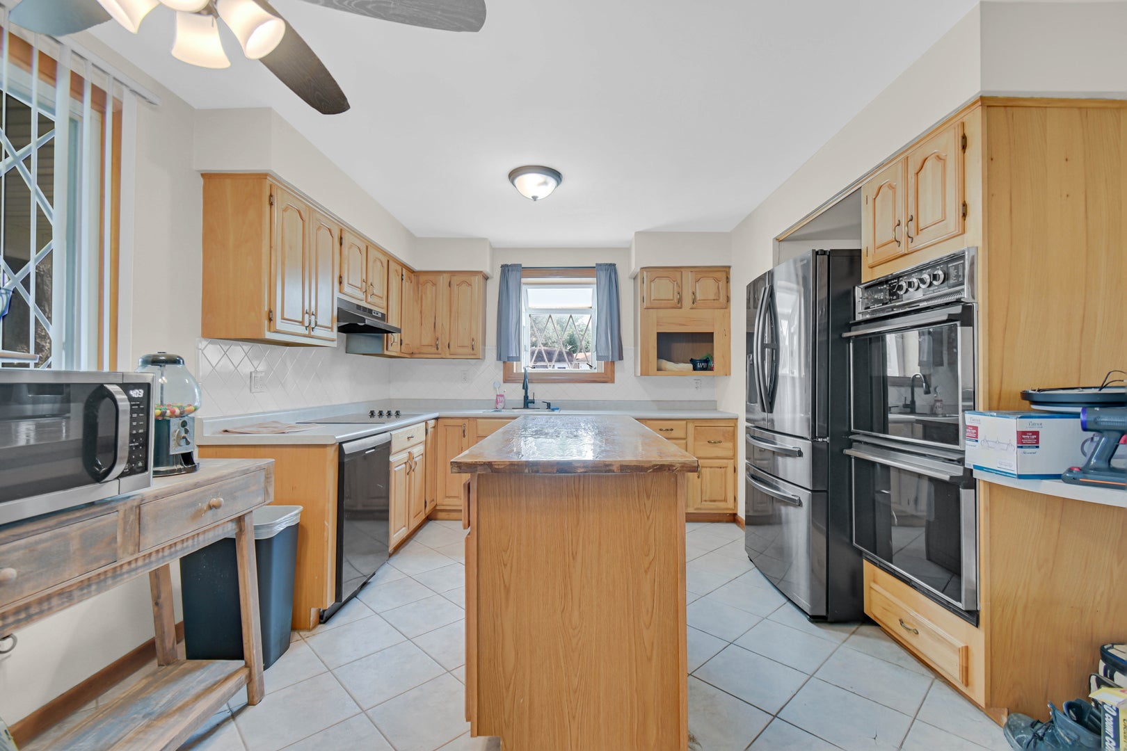 8622 W 90th Place