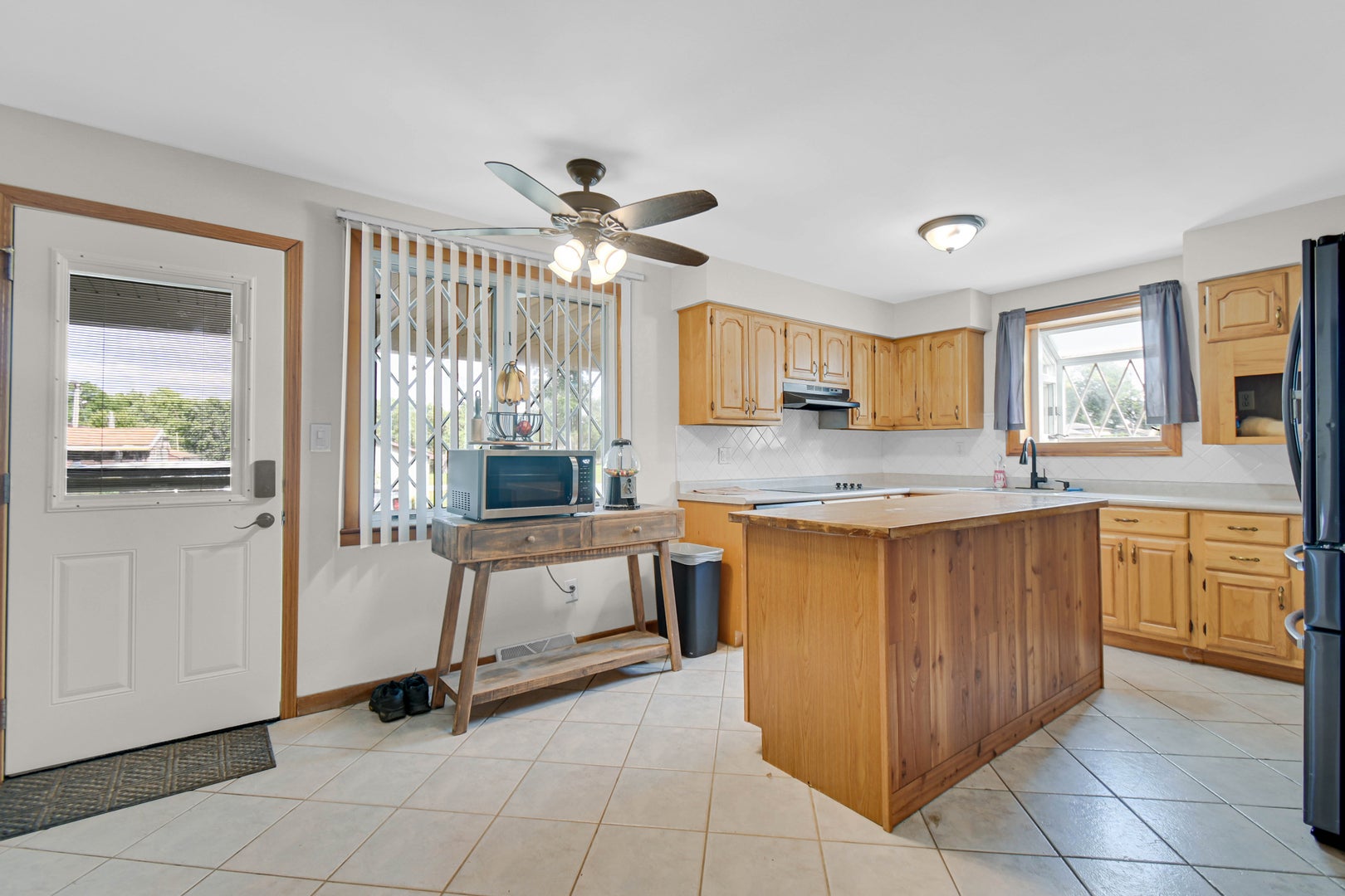 8622 W 90th Place
