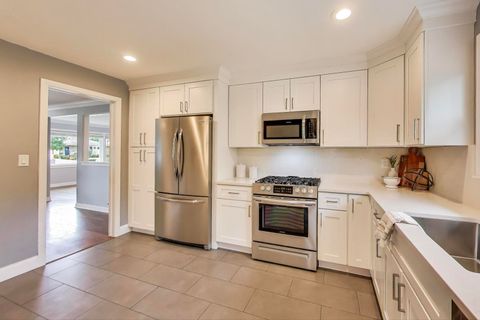 Tiny photo for 811 S Na Wa Ta Avenue, Mount Prospect, IL 60056 (MLS # 12486028)