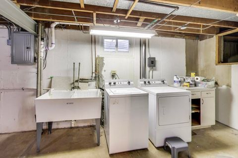 Tiny photo for 811 S Na Wa Ta Avenue, Mount Prospect, IL 60056 (MLS # 12486028)