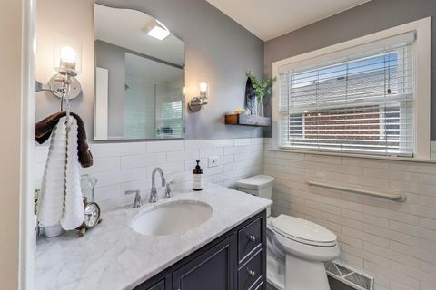 Tiny photo for 811 S Na Wa Ta Avenue, Mount Prospect, IL 60056 (MLS # 12486028)