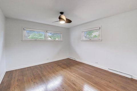 Tiny photo for 811 S Na Wa Ta Avenue, Mount Prospect, IL 60056 (MLS # 12486028)