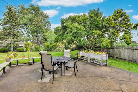 Tiny photo for 811 S Na Wa Ta Avenue, Mount Prospect, IL 60056 (MLS # 12486028)