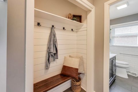 Tiny photo for 811 S Na Wa Ta Avenue, Mount Prospect, IL 60056 (MLS # 12486028)