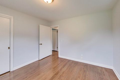 Tiny photo for 811 S Na Wa Ta Avenue, Mount Prospect, IL 60056 (MLS # 12486028)