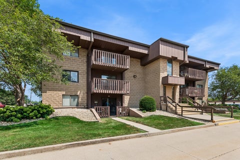 Tiny photo for 1472 N Rock Run Drive #2D, Crest Hill, IL 60403 (MLS # 12724483)