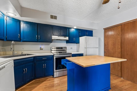 Tiny photo for 1472 N Rock Run Drive #2D, Crest Hill, IL 60403 (MLS # 12724483)
