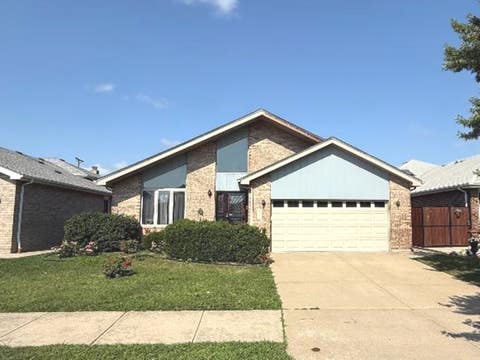 Photo of 11606 S Avenue N, Chicago, IL 60617 (MLS # 12710362)