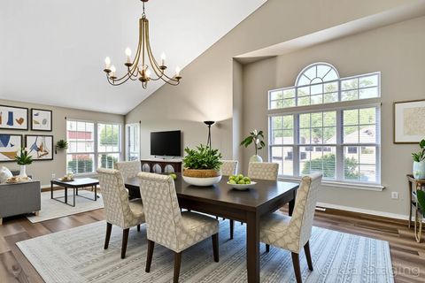 Tiny photo for 371 ASHFORD Circle #4, Bartlett, IL 60103 (MLS # 12495969)