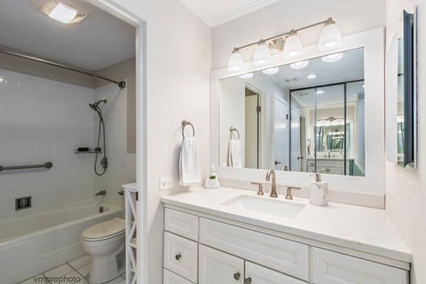 Tiny photo for 2812 E Bel Aire Drive #303, Arlington Heights, IL 60004 (MLS # 12738668)