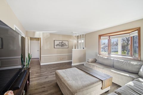 Tiny photo for 620 Twisted Oak Lane, Buffalo Grove, IL 60089 (MLS # 12522241)