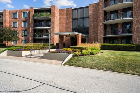Tiny photo for 1515 CENTRAL Road #319C, Arlington Heights, IL 60005 (MLS # 12684815)