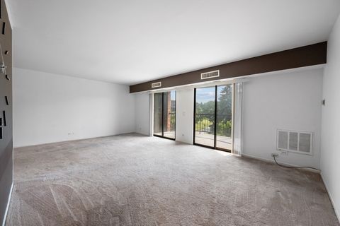 Tiny photo for 1515 CENTRAL Road #319C, Arlington Heights, IL 60005 (MLS # 12684815)
