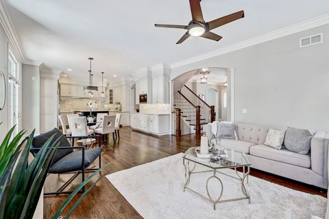 Tiny photo for 130 Oxford Avenue, Clarendon Hills, IL 60514 (MLS # 12554916)