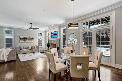 Tiny photo for 130 Oxford Avenue, Clarendon Hills, IL 60514 (MLS # 12554916)