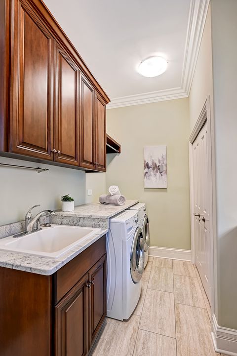 Tiny photo for 130 Oxford Avenue, Clarendon Hills, IL 60514 (MLS # 12554916)