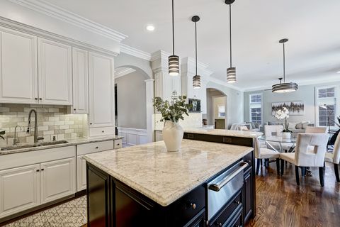 Tiny photo for 130 Oxford Avenue, Clarendon Hills, IL 60514 (MLS # 12554916)