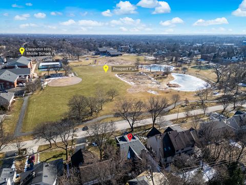 Tiny photo for 130 Oxford Avenue, Clarendon Hills, IL 60514 (MLS # 12554916)