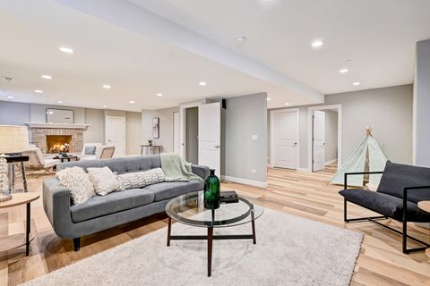 Tiny photo for 130 Oxford Avenue, Clarendon Hills, IL 60514 (MLS # 12554916)