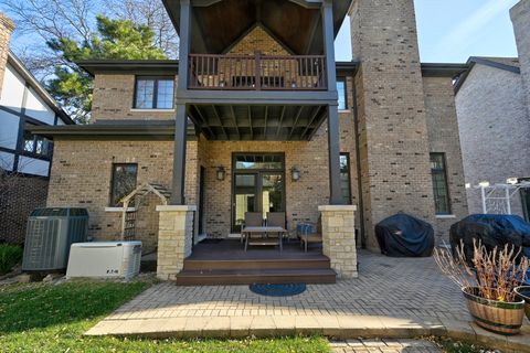 Tiny photo for 130 Oxford Avenue, Clarendon Hills, IL 60514 (MLS # 12554916)