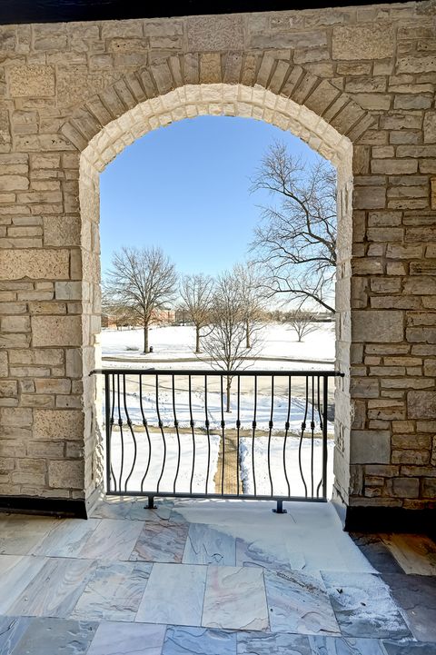 Tiny photo for 130 Oxford Avenue, Clarendon Hills, IL 60514 (MLS # 12554916)