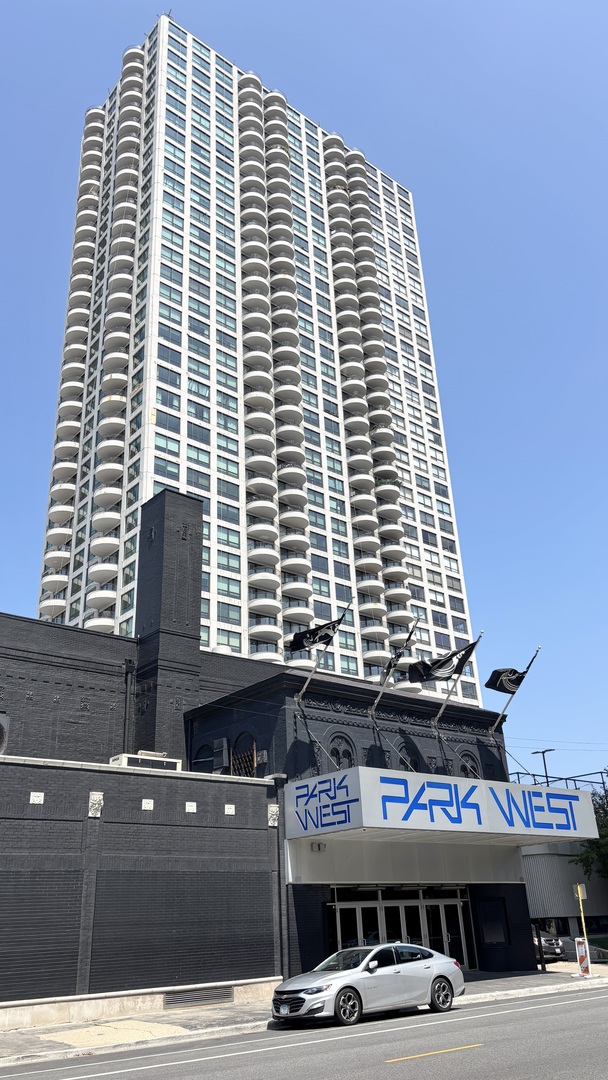 2020 N Lincoln Park West Avenue 6E