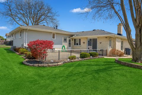 Tiny photo for 8226 Bob O Link Road, Orland Park, IL 60462 (MLS # 12519720)