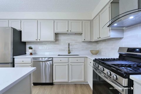 Tiny photo for 4106 N NARRAGANSETT Avenue #301, Chicago, IL 60634 (MLS # 12507994)