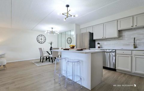 Tiny photo for 4106 N NARRAGANSETT Avenue #301, Chicago, IL 60634 (MLS # 12507994)