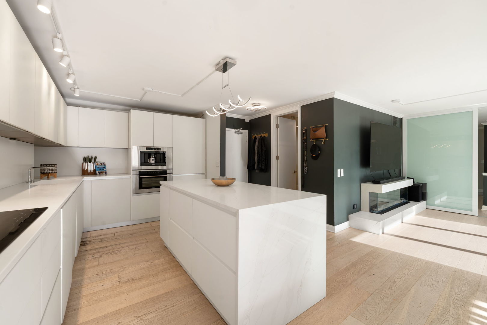 1516 N State Parkway 5D