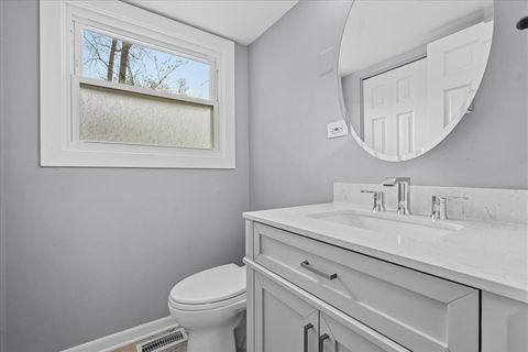 Tiny photo for 8 Anglican Lane, Lincolnshire, IL 60069 (MLS # 12630629)