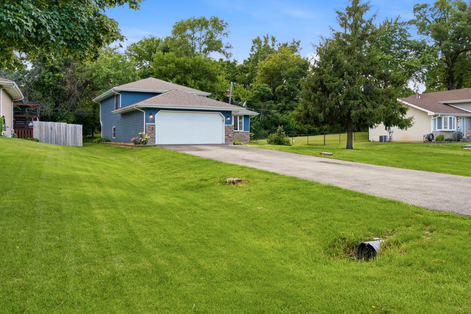 0N140 Sarana Avenue
