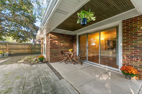 Tiny photo for 15501 Rose Drive, South Holland, IL 60473 (MLS # 12435152)