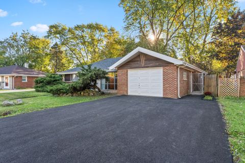 Tiny photo for 15501 Rose Drive, South Holland, IL 60473 (MLS # 12435152)